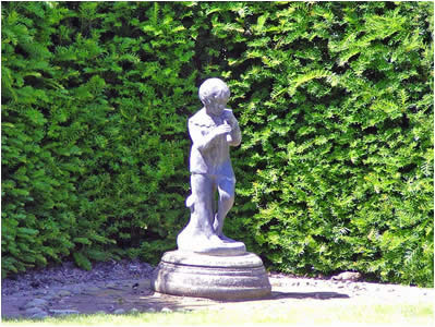 Piper Statue